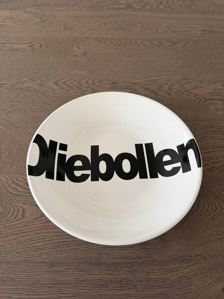 Schaal met "Oliebollen" opdruk, Huis en Inrichting, Keuken | Servies, Zo goed als nieuw, Schaal of Schalen, Overige stijlen, Keramiek