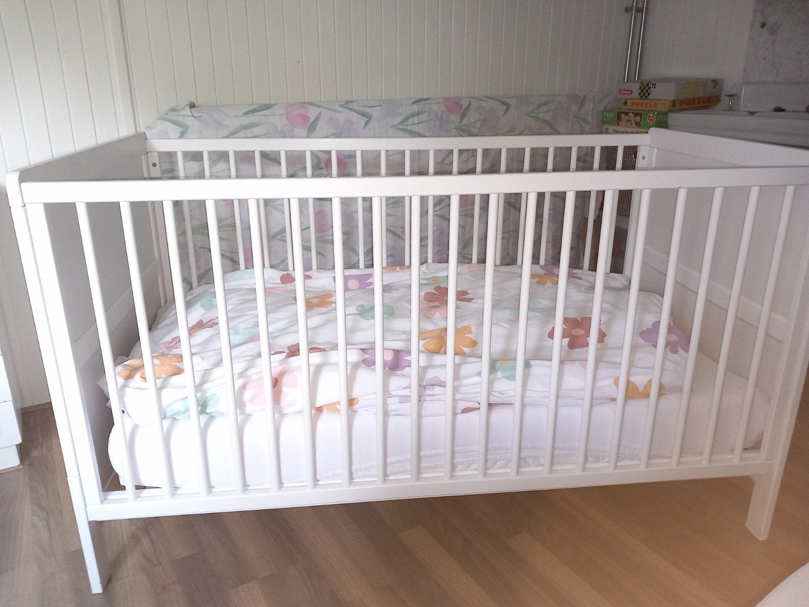 Kinderledikant, wit met matrasje, dekbed, dekbedovertrek, Ophalen, Gebruikt, Ledikant