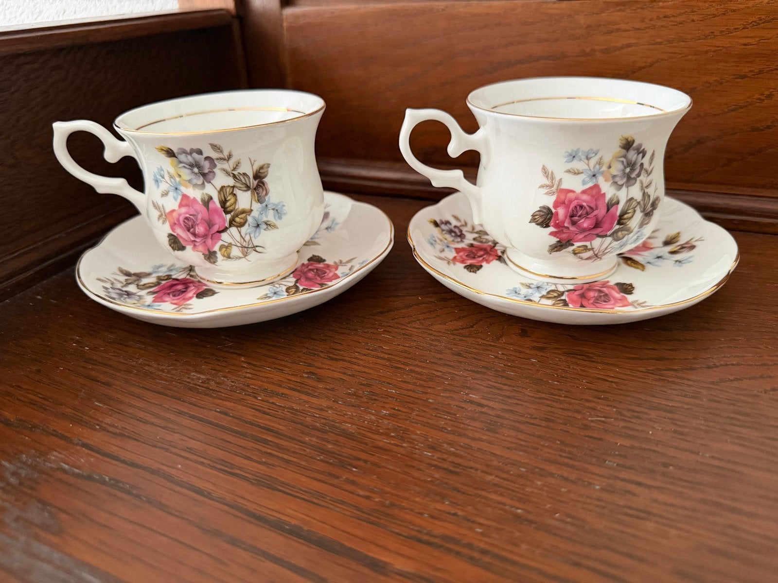 Set van 2 Vintage Bone China Crown Collection kop en schotel, Ophalen of Verzenden