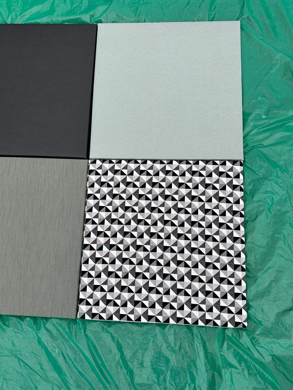 Gewatteerde, gestoffeerde Wandpanelen - 4 stuks van 60x60cm, Textiel, Nieuw, Wandbord of Wandpaneel, Grijs