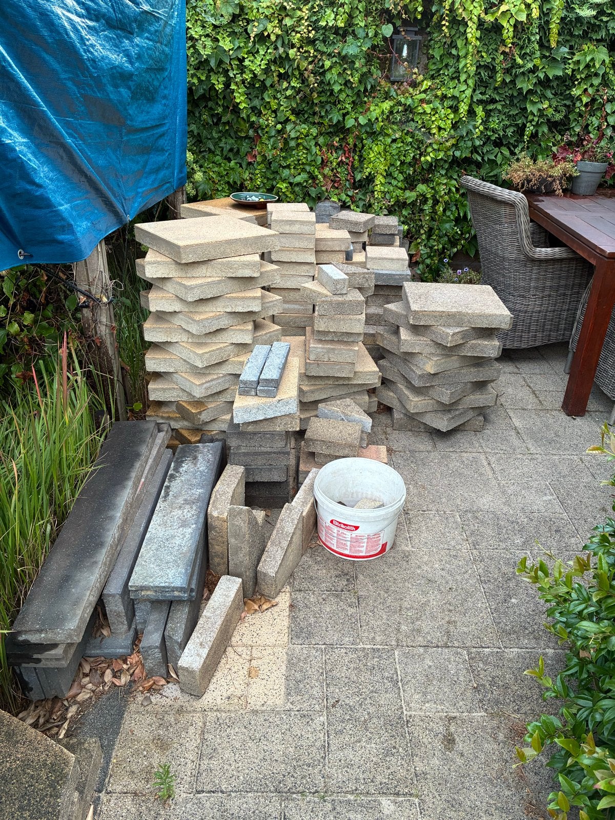 Partij gebruikte terrastegels geel en antraciet GRATIS, Ophalen, Gebruikt, 10 m² of meer, Beton