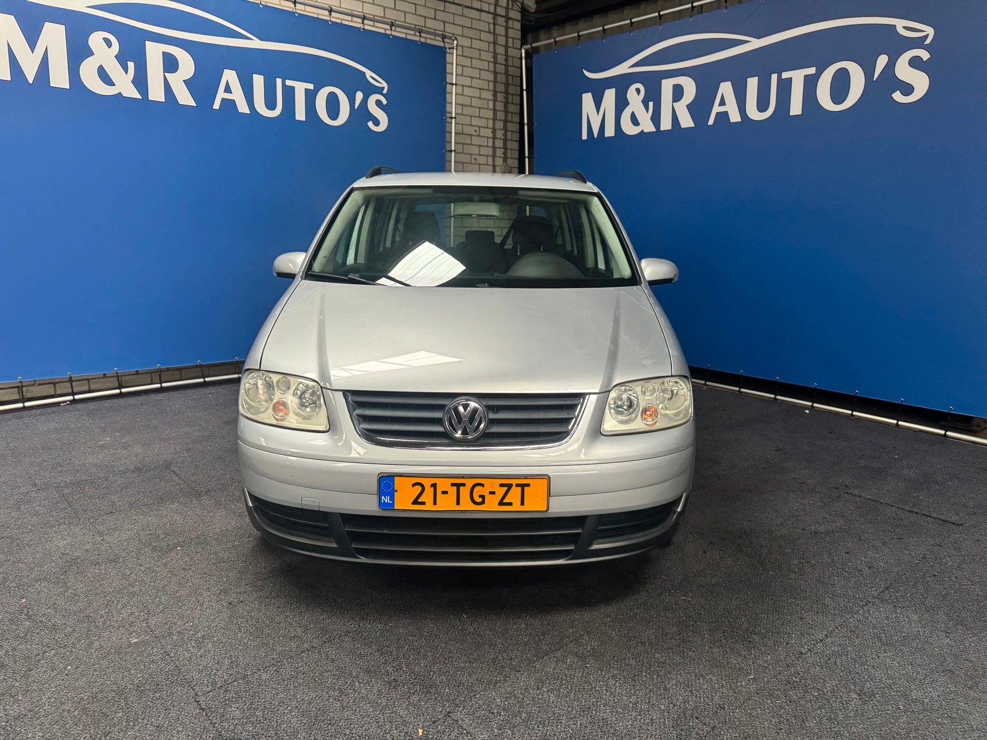 Volkswagen Touran 1.6-16V FSI Business Automaat Nieuwe APK, Auto's, Stof, Gebruikt, 4 cilinders, Origineel Nederlands