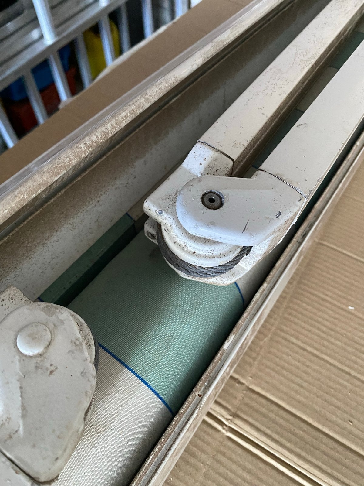 Reparatie en vervanging van zonnescherm motoren en doeken, Tuin en Terras, Zonneschermen, Gebruikt, Elektrisch, Ophalen of Verzenden
