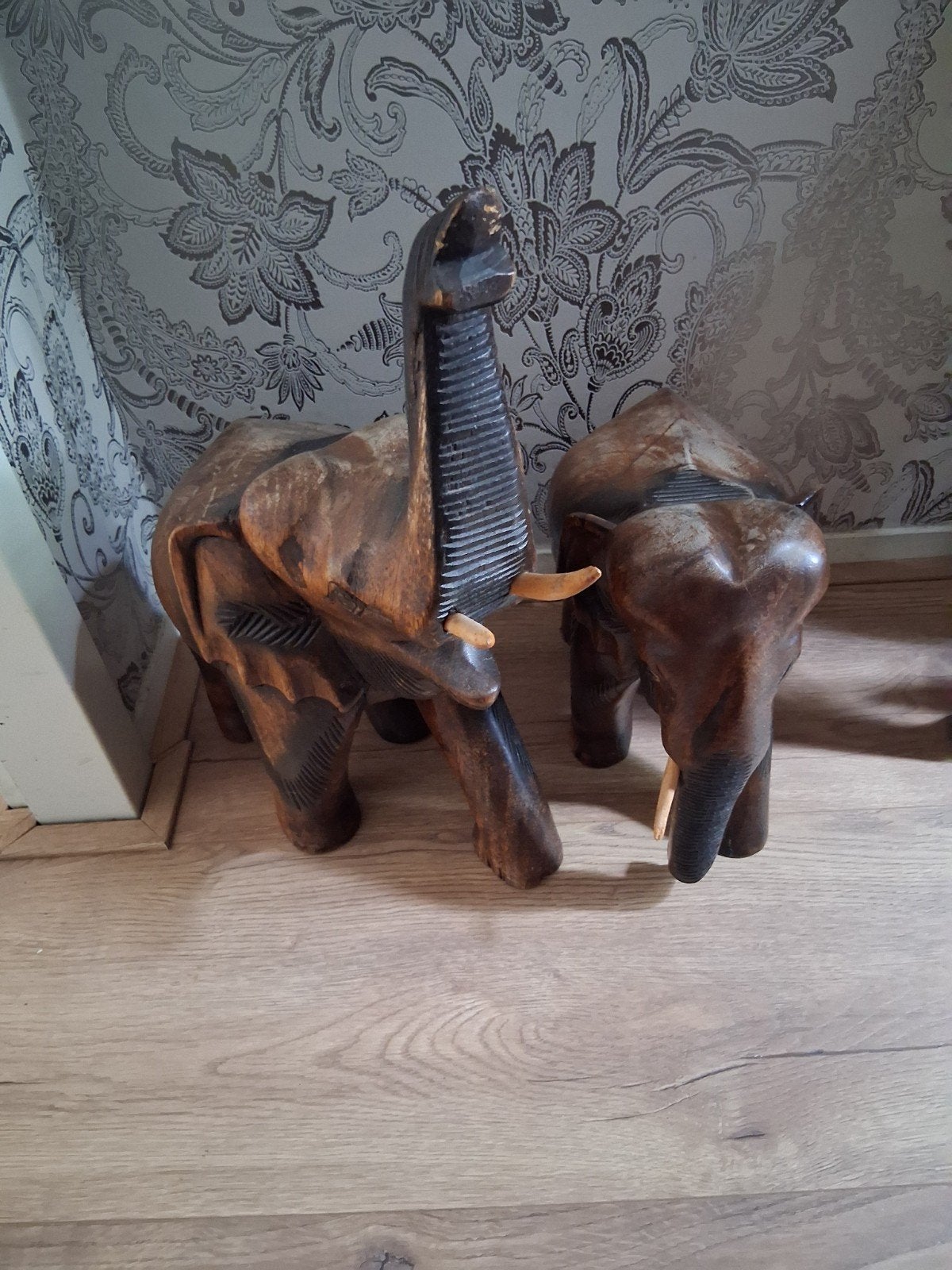 Houten olifanten handgesneden uit de Wereldwinkel, Ophalen, 20 - 50 cm, Beeld, Hout
