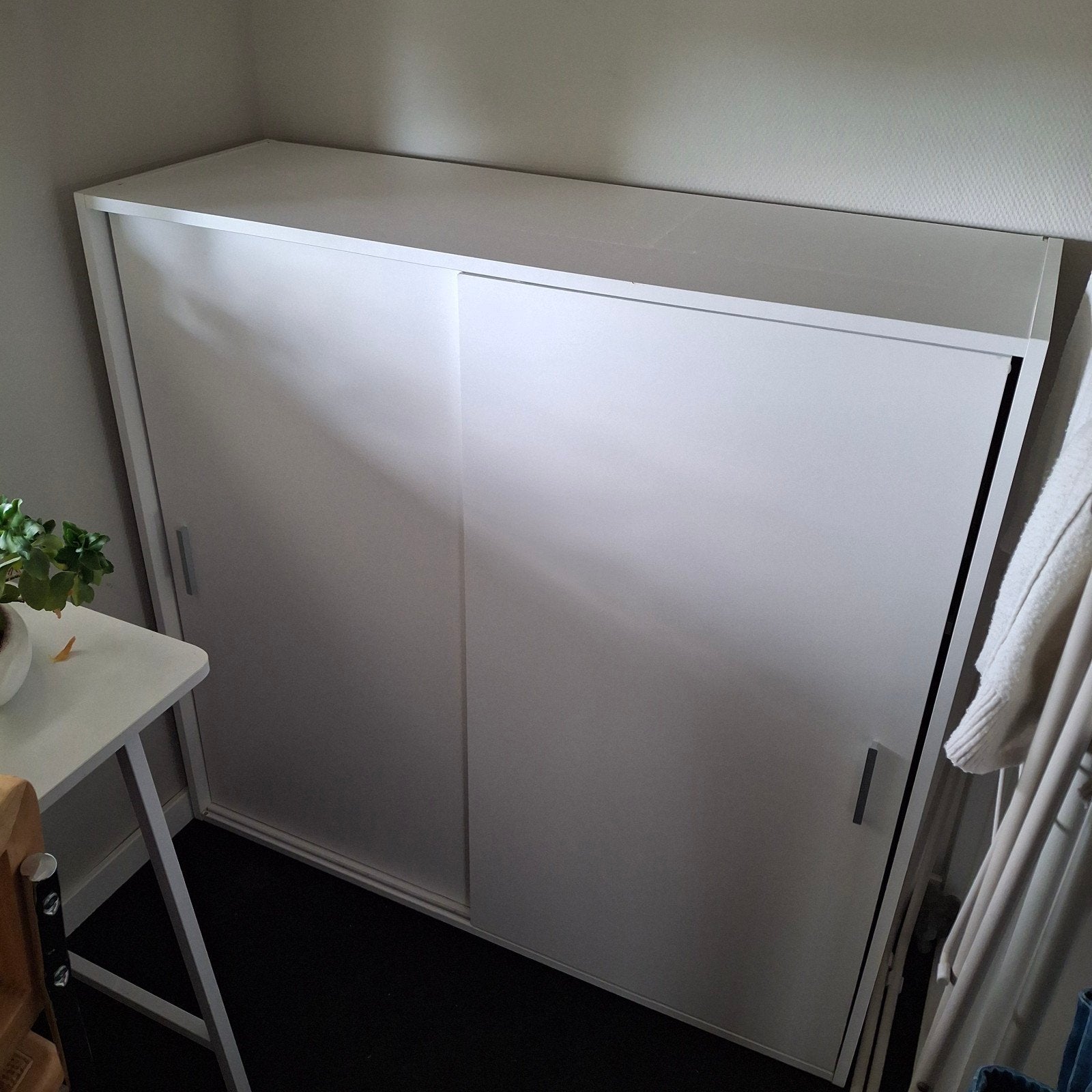 Witte archiefkast met schuifdeuren van Lidl, Huis en Inrichting, Ophalen, Overige materialen, Gebruikt, 100 tot 150 cm