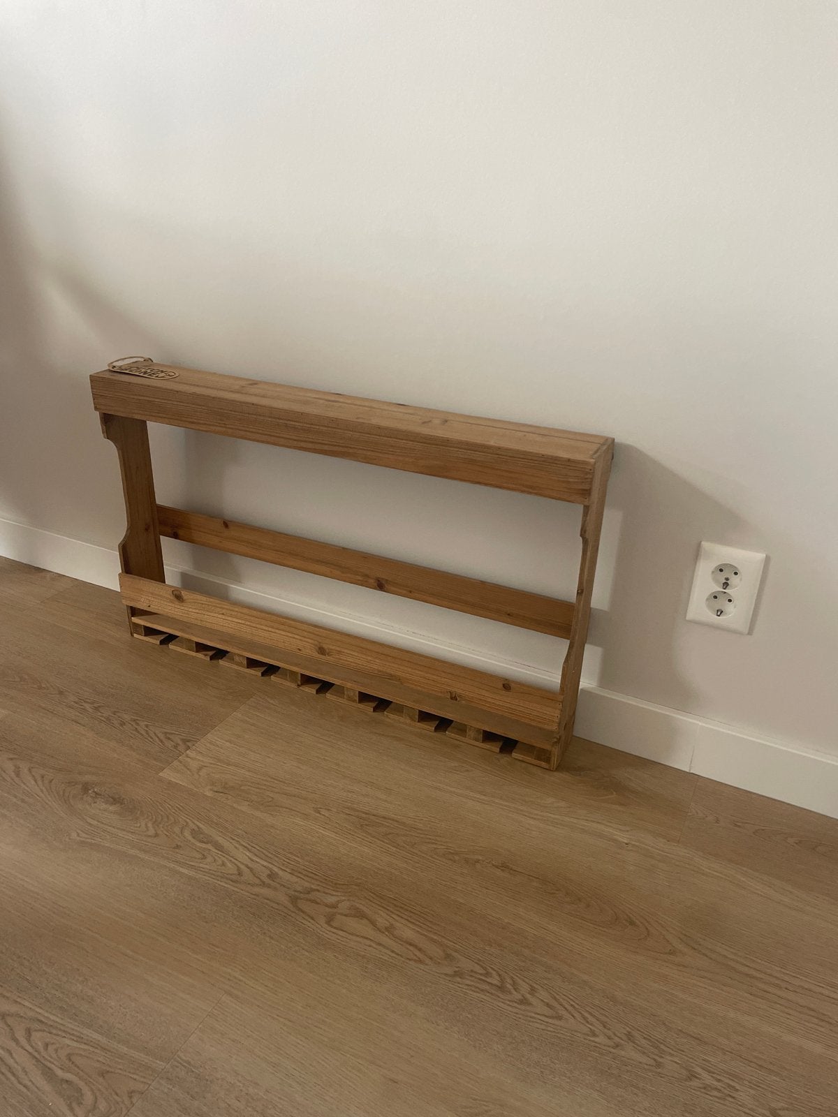 Hout hangend wijnrek van Dutch Bone, Ophalen, 5 tot 15 flessen, Zo goed als nieuw, 5 – 50