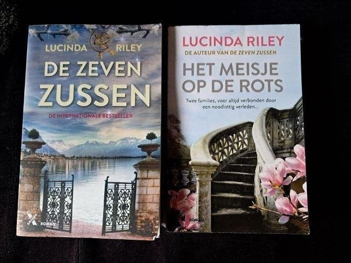 het meisje op de rots: Lucinda Riley, Ophalen of Verzenden, Zo goed als nieuw