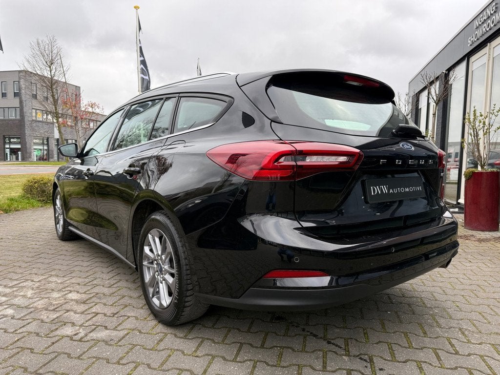Ford Focus Wagon 1.0 EcoBoost Hybrid Titanium, Auto's, Ford, 1349 kg, Gebruikt, Zwart, Zwart