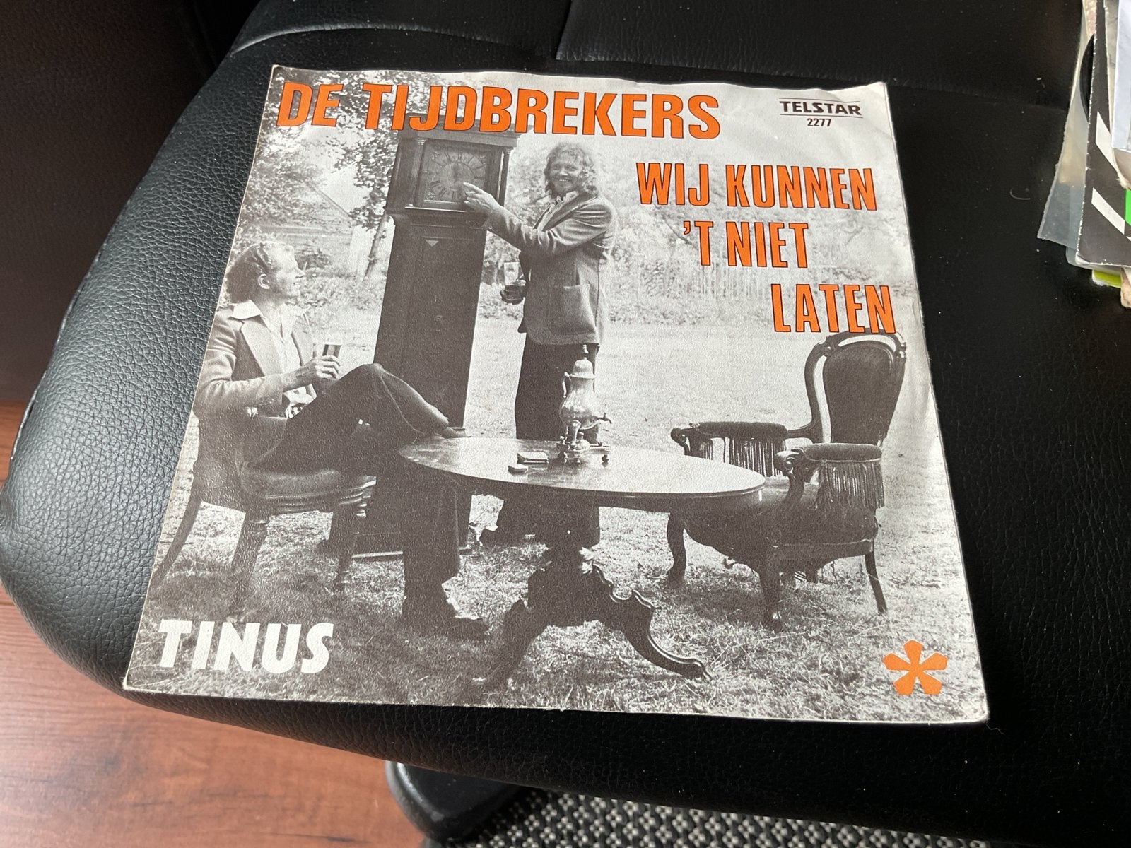 De Tijdbrekers - Wij Kunnen 't Niet Laten / Tinus (Vinyl Sin, Cd's en Dvd's, Gebruikt, 7 inch, Ophalen of Verzenden, Levenslied of Smartlap