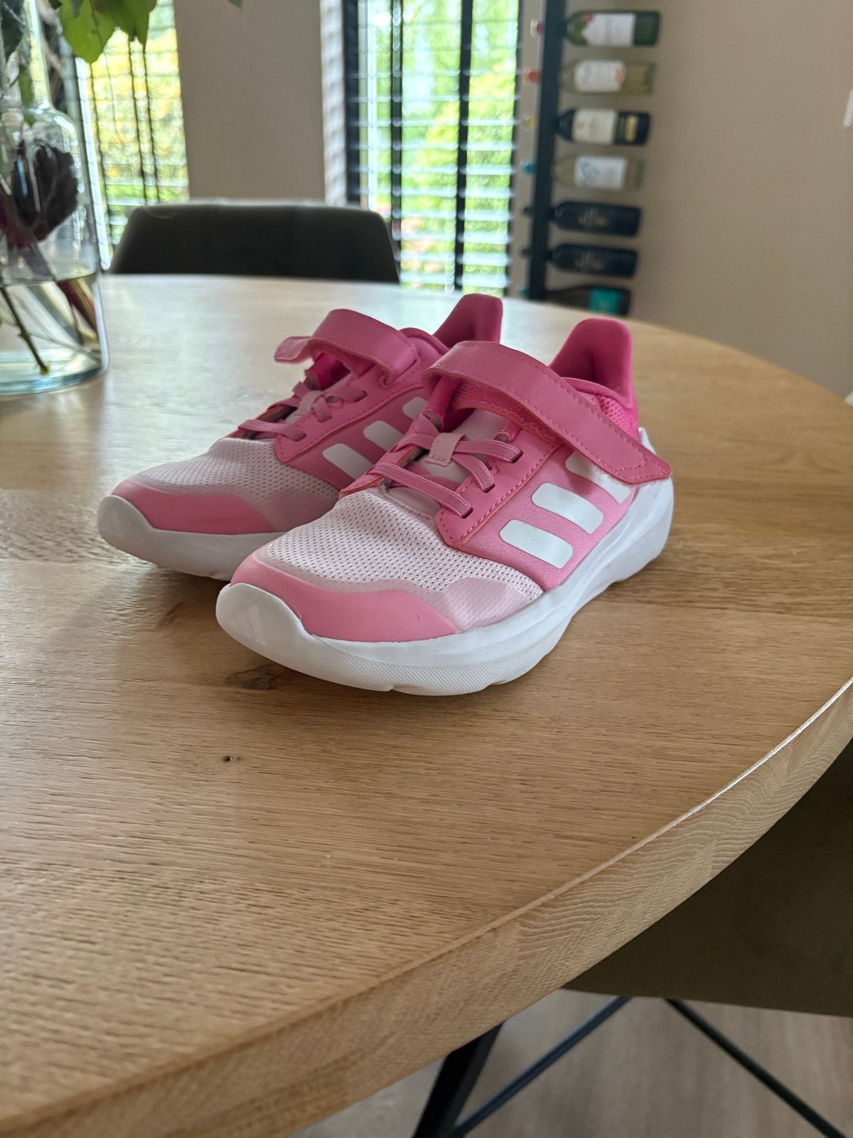 Adidas gymschoenen maat 33 - Zo goed als nieuw, Kinderen en Baby's, Kinderkleding | Schoenen en Sokken, Ophalen of Verzenden, Zo goed als nieuw
