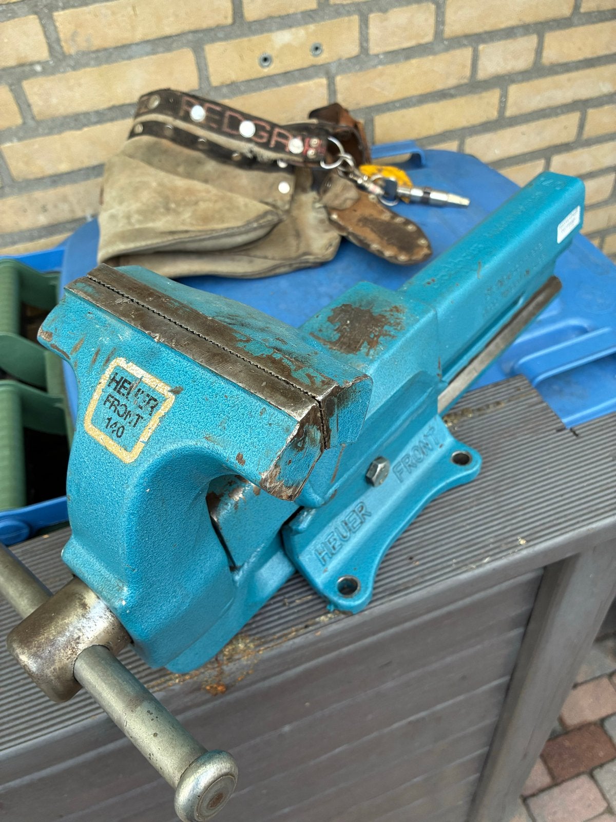 Heuer Front 140 Bankschroef - Robuust en Betrouwbaar, Ophalen, Gebruikt, Bankschroef, Overige merken
