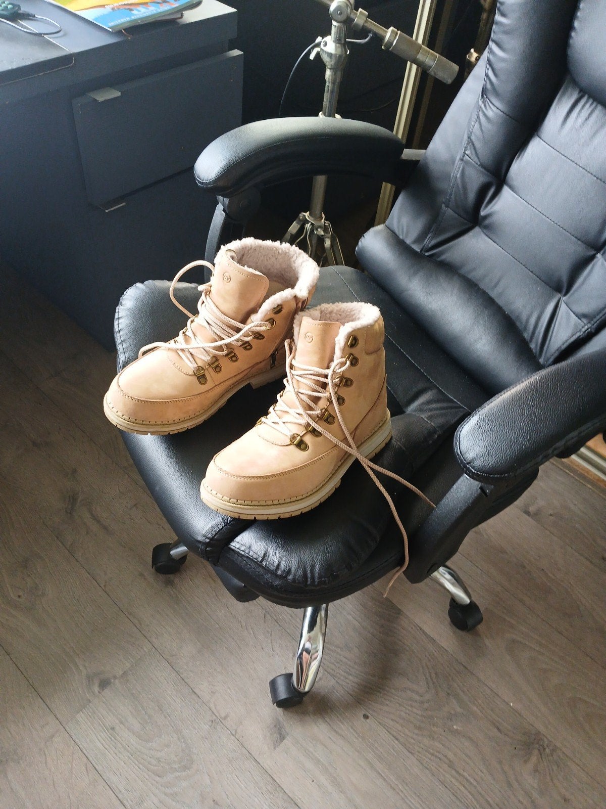 dames wandel schoenen, Ophalen, Beige, Wandelschoenen, Zo goed als nieuw