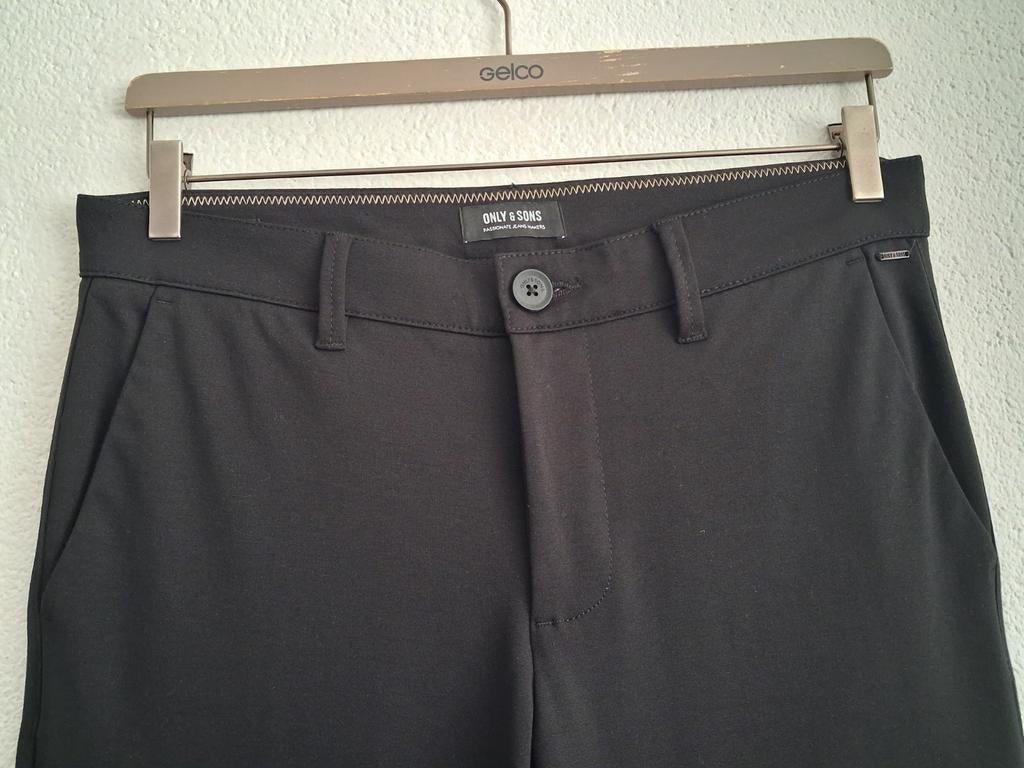 Only & Sons Zwarte Chino Broek - Maat W31/L30, Kleding | Heren, Broeken en Pantalons, Zo goed als nieuw, Overige maten, Zwart