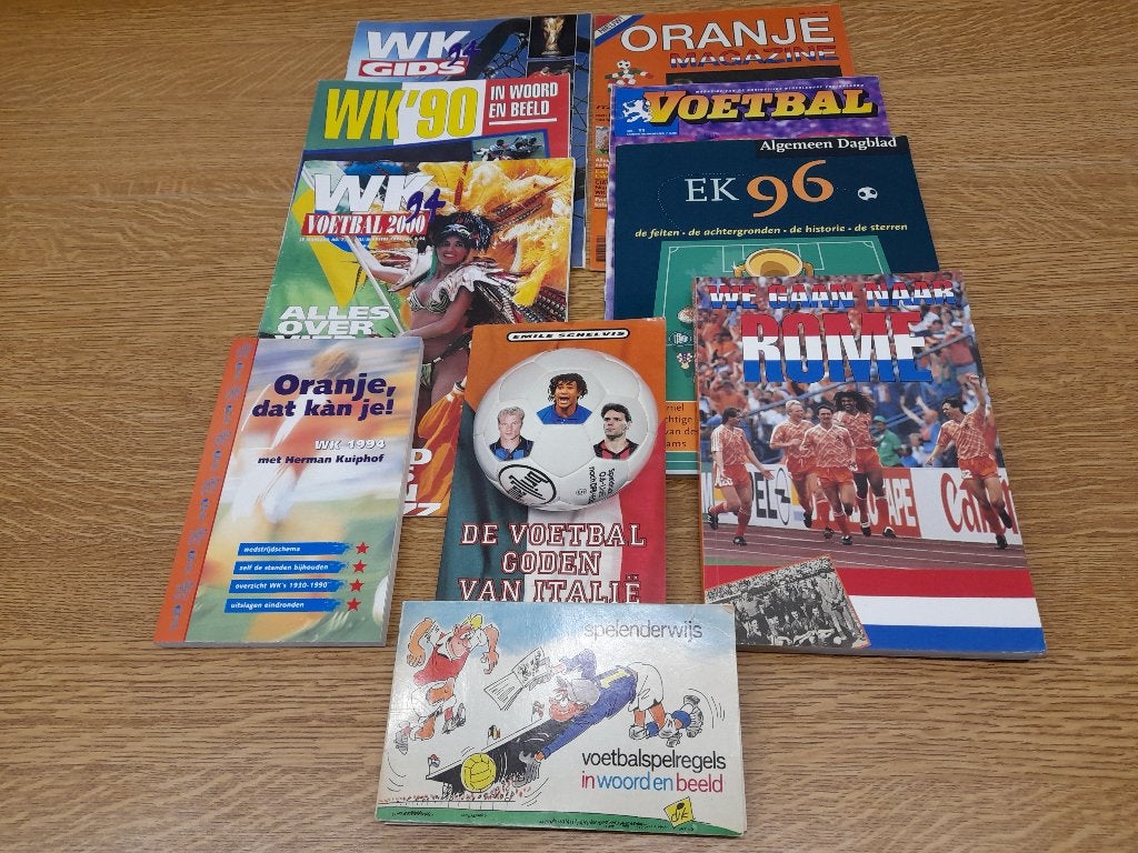 Voetbalboeken, Ophalen of Verzenden, Zo goed als nieuw, Balsport