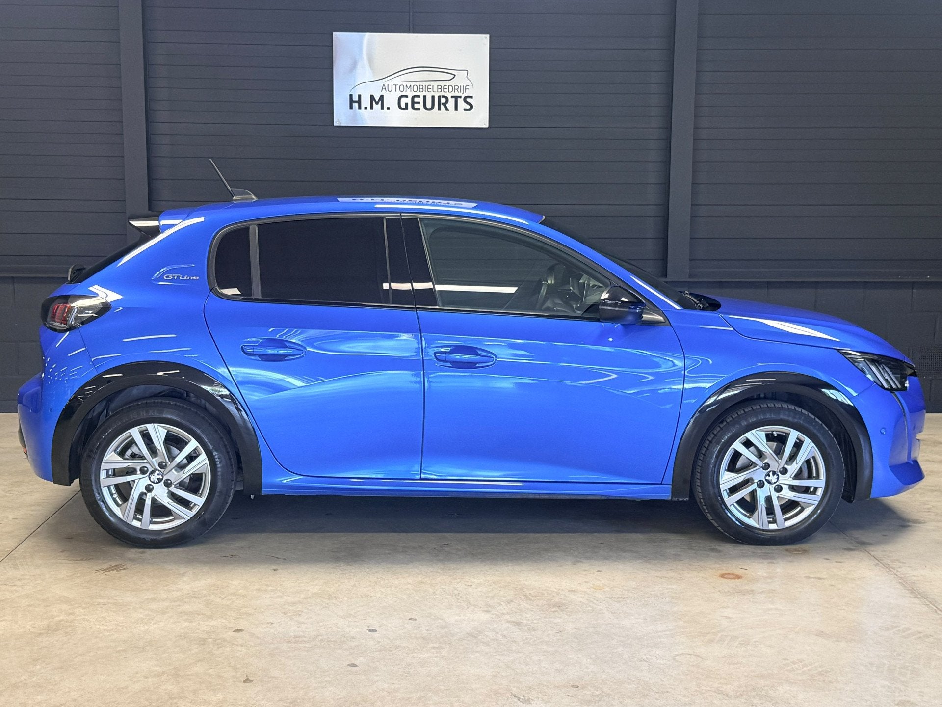 Peugeot 208 1.2 GT Line | Camera | CarPlay | LED | 3D Cockpi, Auto's, Peugeot, Voorwielaandrijving, 101 pk, Gebruikt, Zwart