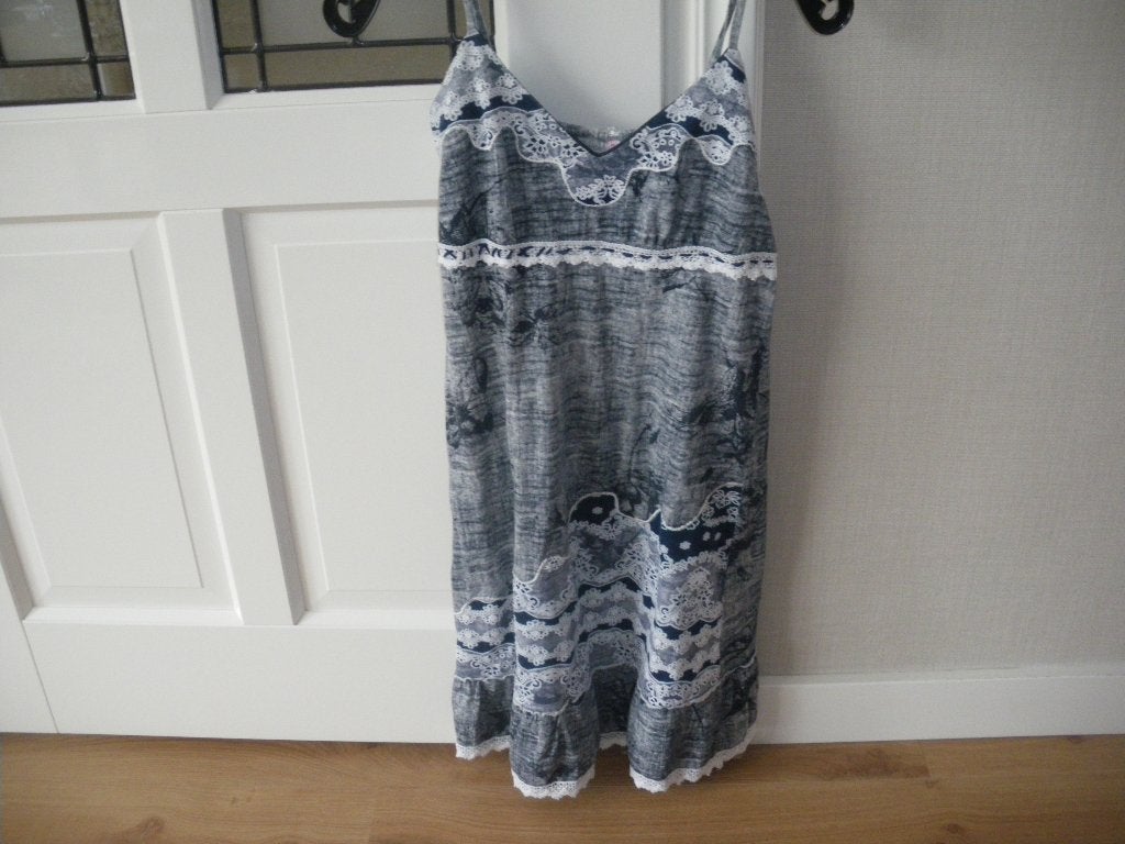 heel mooi blauw zomer jurkje merk love & love maat smal, Blauw, Ophalen of Verzenden, Zo goed als nieuw, Maat 36 (S)