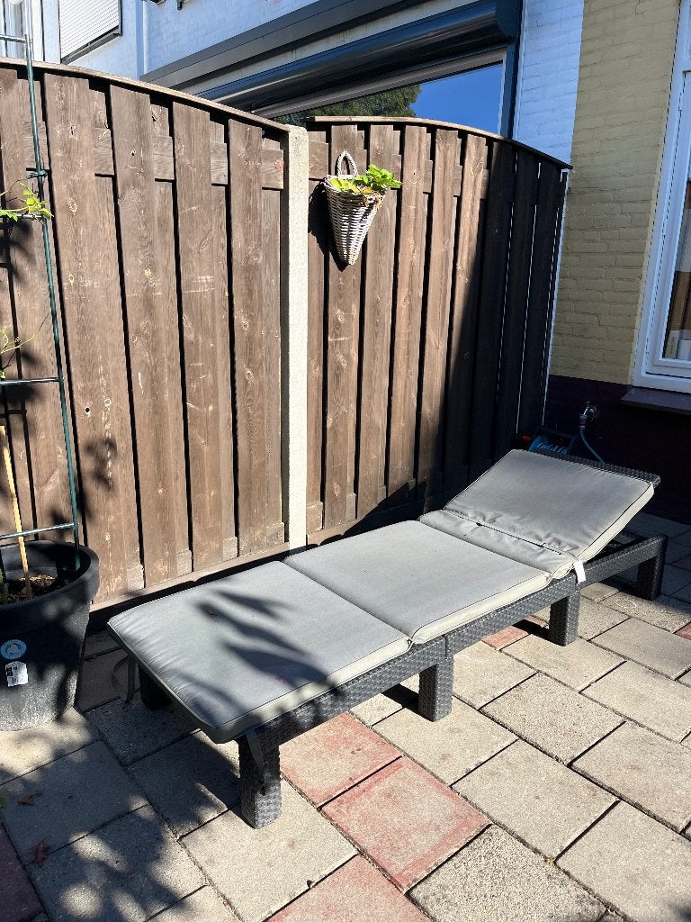 Zwart verstelbaar tuinligbed met 3 kussens, Tuin en Terras, Ophalen, Gebruikt, Kunststof, Verstelbaar
