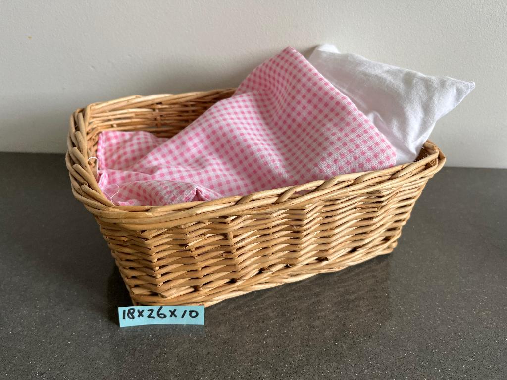Poppenbedje in een mandje voor mee op reis, Ophalen of Verzenden, Zo goed als nieuw, Babypop