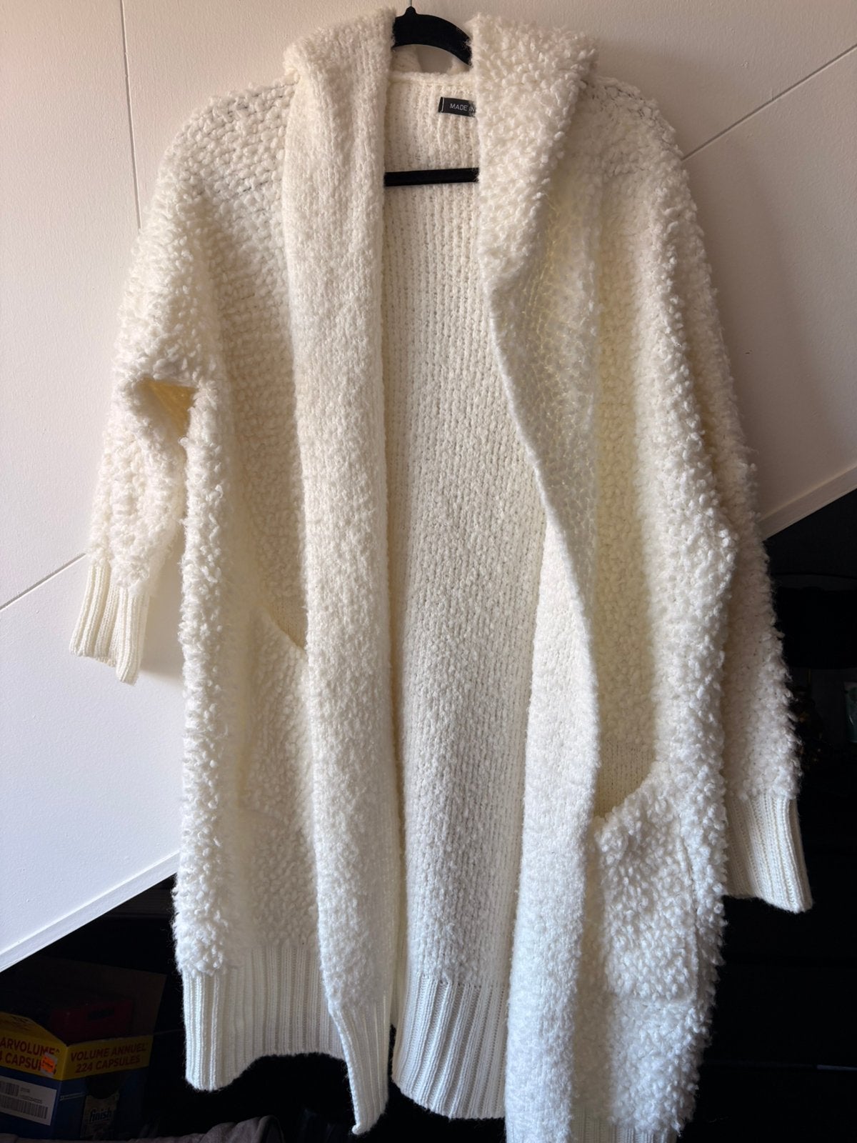 Witte gebreide cardigan met capuchon en zakken, Kleding | Dames, Truien en Vesten, Verzenden, Zo goed als nieuw, Maat 42/44 (L)