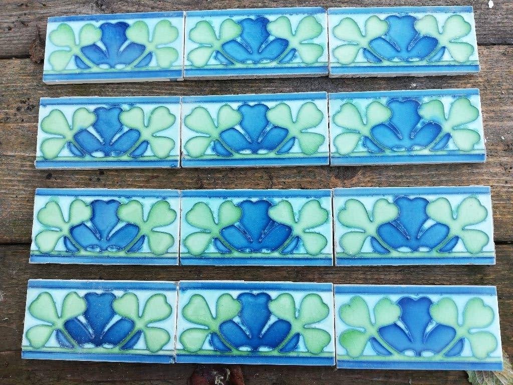 27 Antieke randtegels blauw groen decor in relief 7,5x15cm, Ophalen