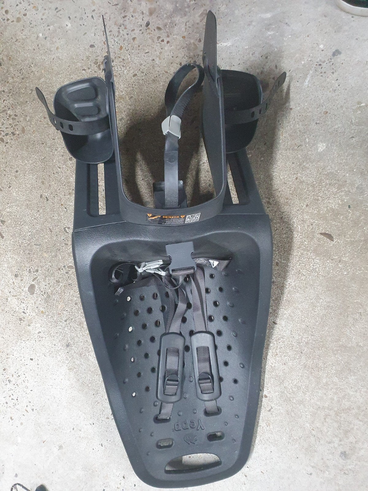 Yepp Easyfit fietszitje en adapter, Fietsen en Brommers, Fietsaccessoires | Fietsstoeltjes, Achterzitje, Yepp fietsstoeltje, Ophalen