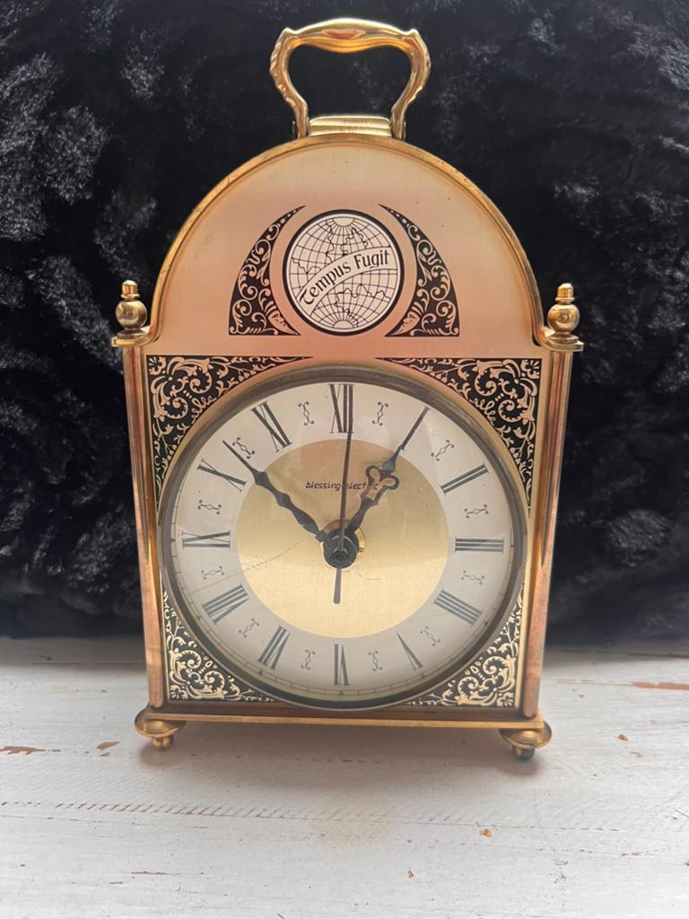 Vintage tafelklok goudkleurig, leuk model, Ophalen of Verzenden