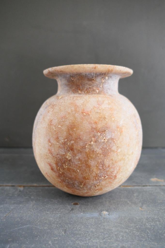 Antieke Egyptische vaas Albast met prachtige natuurtinten, Antiek en Kunst, Ophalen of Verzenden