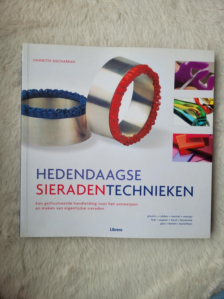 Hedendaagse Sieraden Technieken - Als Nieuw, Boeken, Ophalen of Verzenden, Zo goed als nieuw, Sieraden maken, Vannetta Seecharran