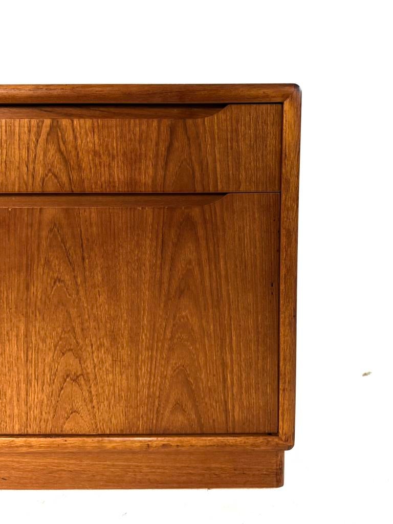 Vintage teakhouten audiomeubel/LP-kast ‘70, Teakhout, Ophalen of Verzenden, Zo goed als nieuw, Minder dan 150 cm