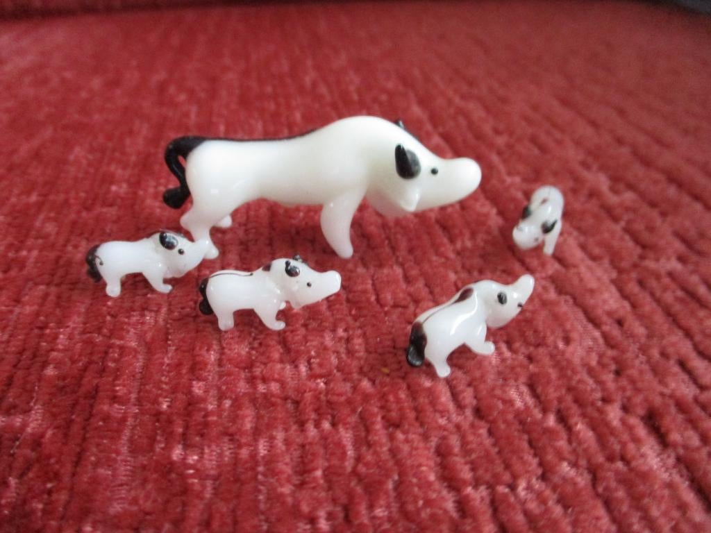 Mini glazen varken met 4 kleintjes., Ophalen of Verzenden, Zo goed als nieuw, Dier