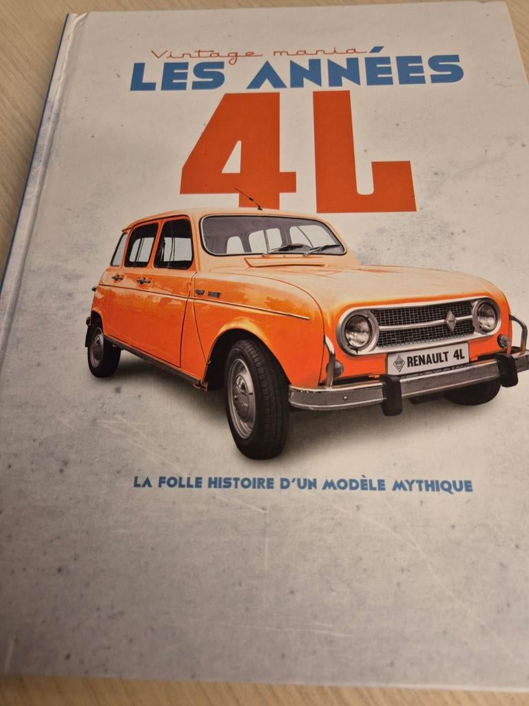 Boek Renault 4 alle modellen Renault 4 Sinpar 4x4 Rodeo 4 6, Ophalen of Verzenden, Zo goed als nieuw, Renault