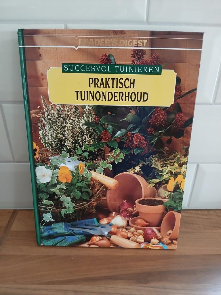 Praktisch Tuinonderhoud - Reader's Digest, Ophalen of Verzenden, Zo goed als nieuw, Reader's Digest, Tuinieren en Tuinplanten