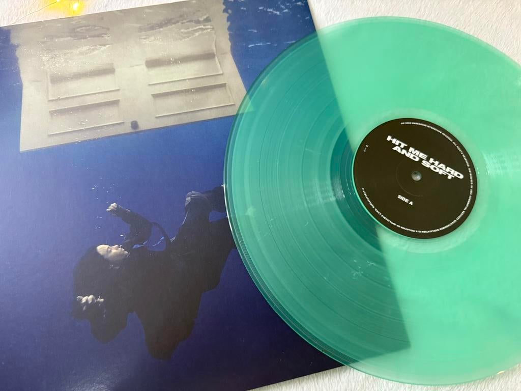 Hit me hard and soft coke blue bottle vinyl Billie Eilish, Cd's en Dvd's, Ophalen of Verzenden, Nieuw in verpakking, 12 inch