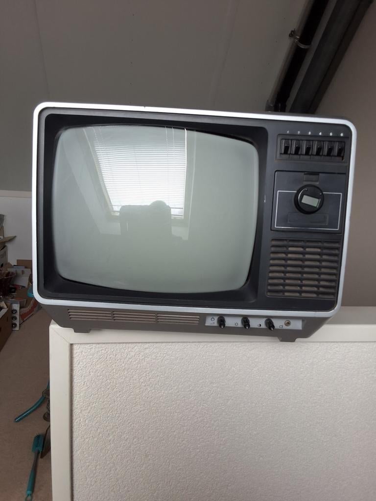 Draagbare TV  antenne zit los  ophalen 30 euro, Ophalen of Verzenden
