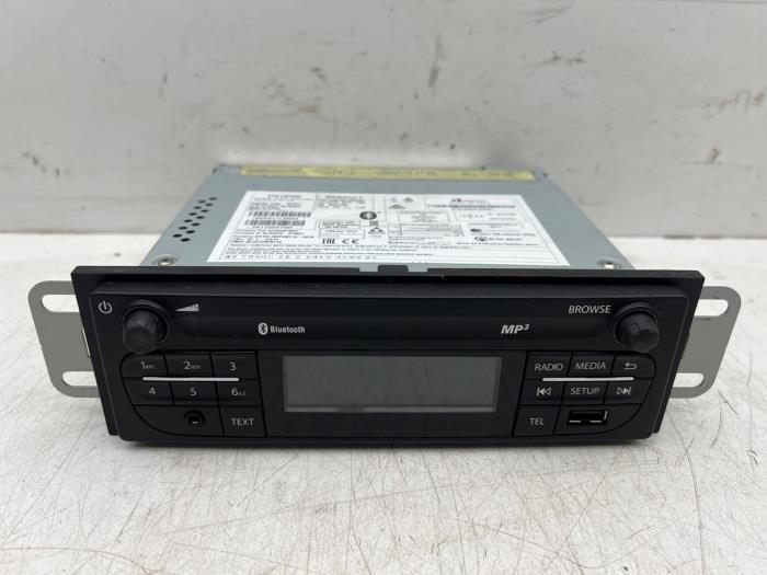 Radio van een Renault Trafic, Gebruikt, -, Renault, -