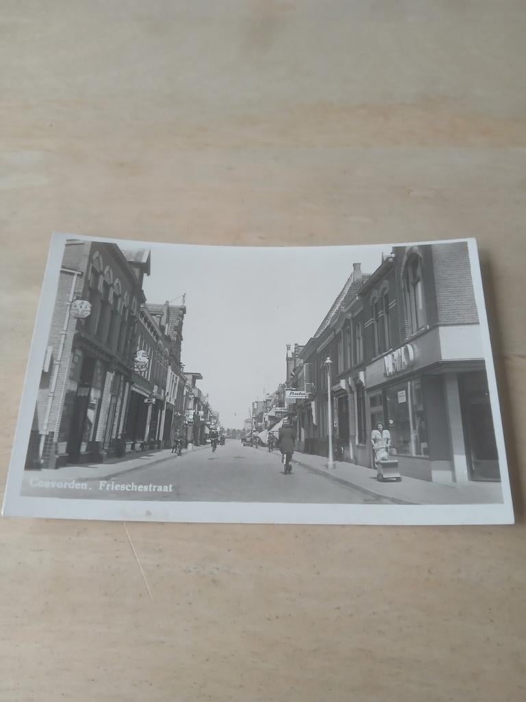 Oude Ansichtkaart Coevorden - Frieschestraat, Verzamelen, Ansichtkaarten | Nederland, Ophalen of Verzenden, 1940 tot 1960, Gelopen