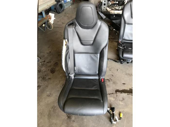 Stoel midden van een Tesla Model X, Auto-onderdelen, Interieur en Bekleding, Overige automerken, Gebruikt, 3 maanden garantie
