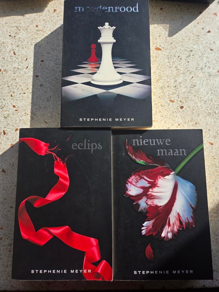 stephenie Meyer 3 uitgaven(fantasy), Verzenden, Zo goed als nieuw