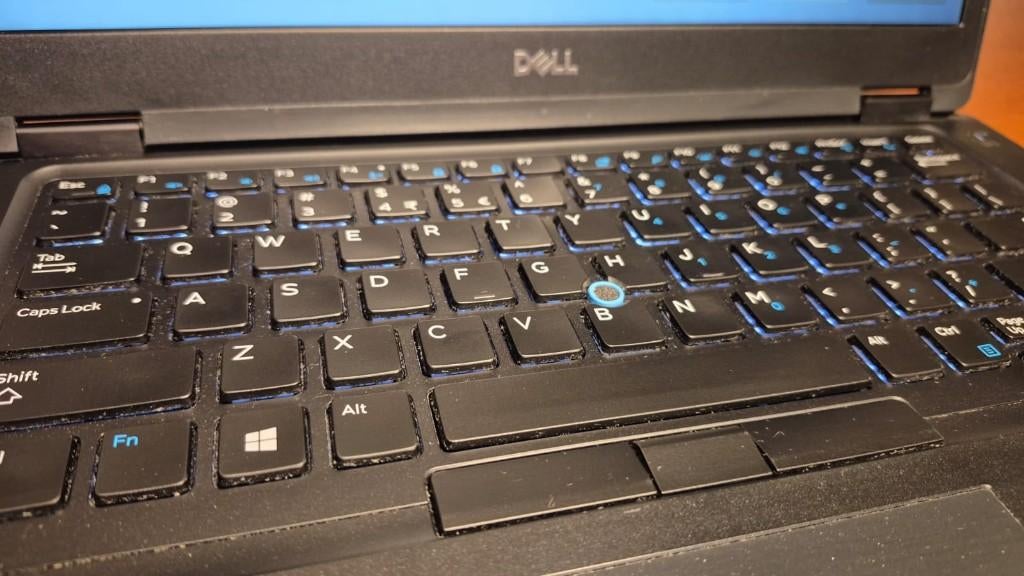 Dell Latitude 7490 | i5 8th gen | 256GB SSD | 8gb| KL DEFECT, Computers en Software, Windows Laptops, 256 GB, Qwerty, 8 GB, Refurbished