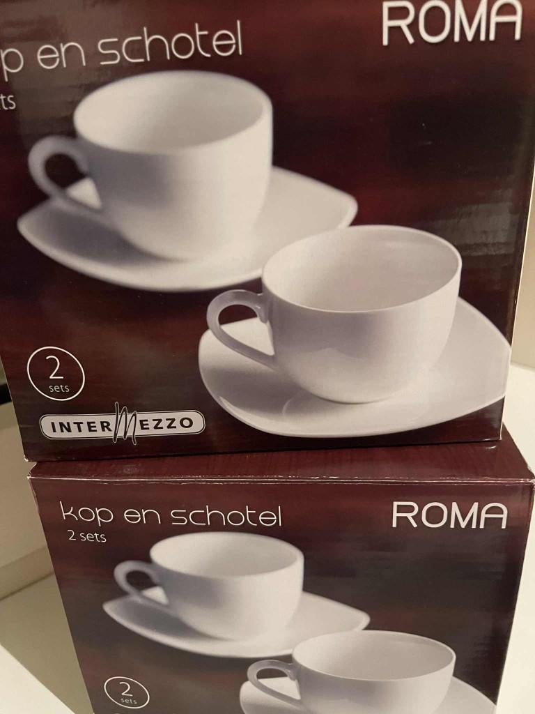 Roma en intermezzo servies- schalen - borden - Gusto messen, Ophalen of Verzenden, Zo goed als nieuw, Bord(en), Overige stijlen