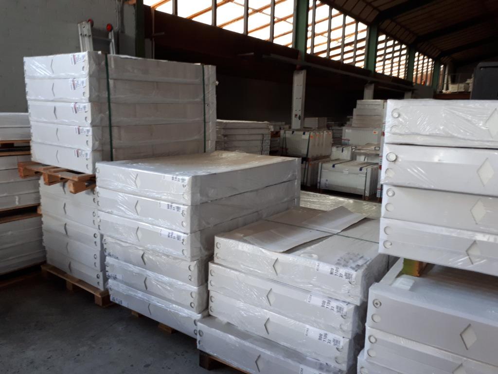 UITVERKOOP T33 radiator DUMPPRIJZEN hoog wattage, Doe-het-zelf en Verbouw, Verwarming en Radiatoren, Nieuw, Radiator, 800 watt of meer