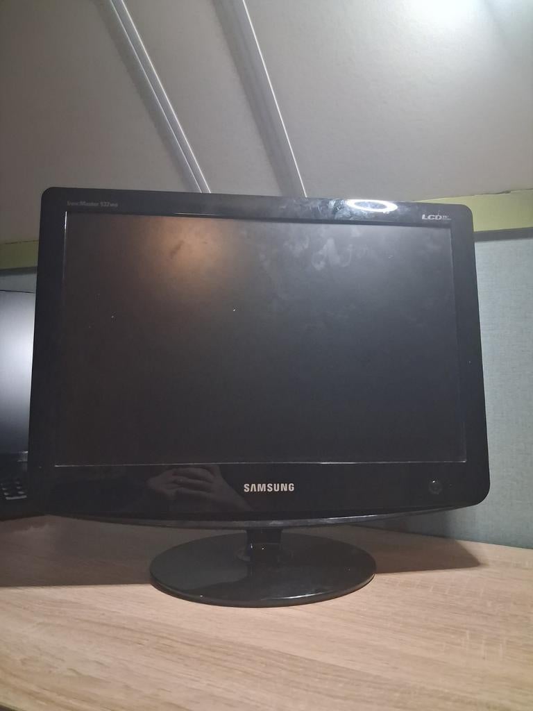 Samsung monitor. 20 inch LCD TV, Ophalen, 50 Hz, LCD, Zo goed als nieuw