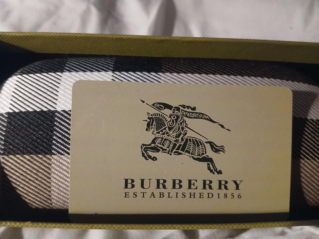 Burberry Zonnebril - Zo goed als nieuw!, Overige merken, Zonnebril, Overige kleuren, Ophalen of Verzenden
