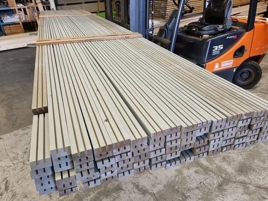 426 meter Vuren latten gegrond  2.6x5.8 cm - nr: V320