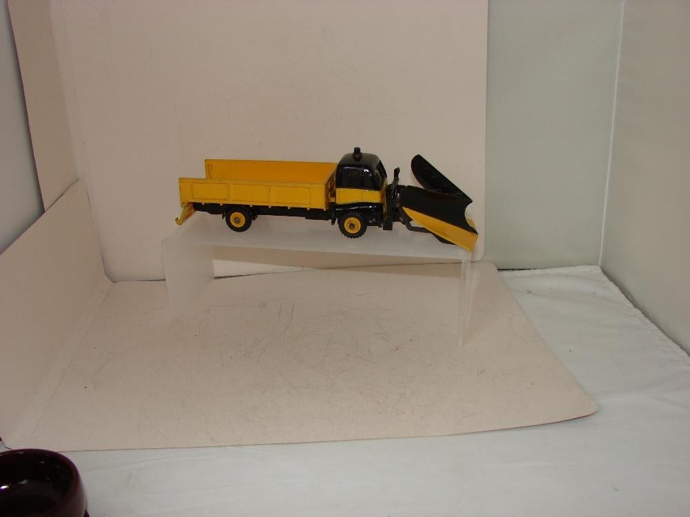 Franse dinky toy 958 Guy snowplow truck uit 1961, Hobby en Vrije tijd, Ophalen of Verzenden, Zo goed als nieuw, Bus of Vrachtwagen