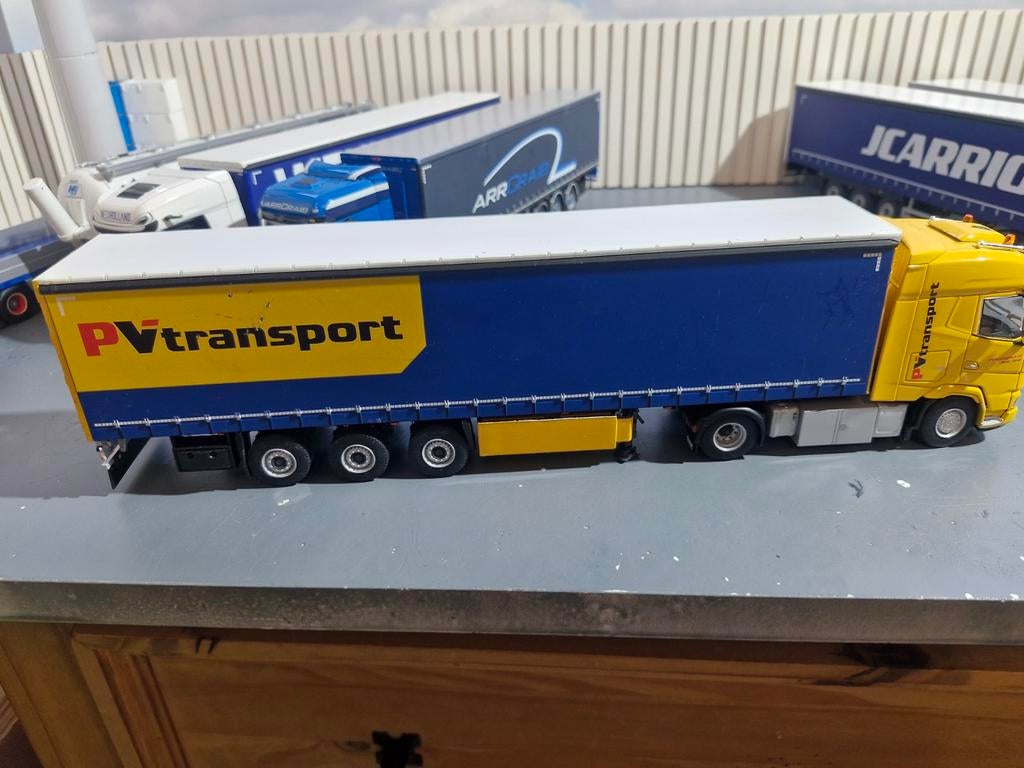 Daf XG met huiftrailer wsi, Hobby en Vrije tijd, Modelauto's | 1:50, Ophalen of Verzenden, Zo goed als nieuw, Bus of Vrachtwagen