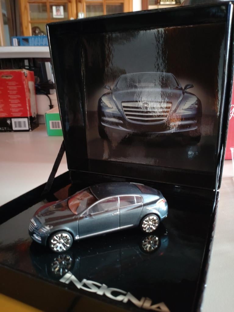 Opel Insignia Modelauto 1:43 - Donkergrijs Metallic, Ophalen of Verzenden, Gebruikt, Auto, Overige merken