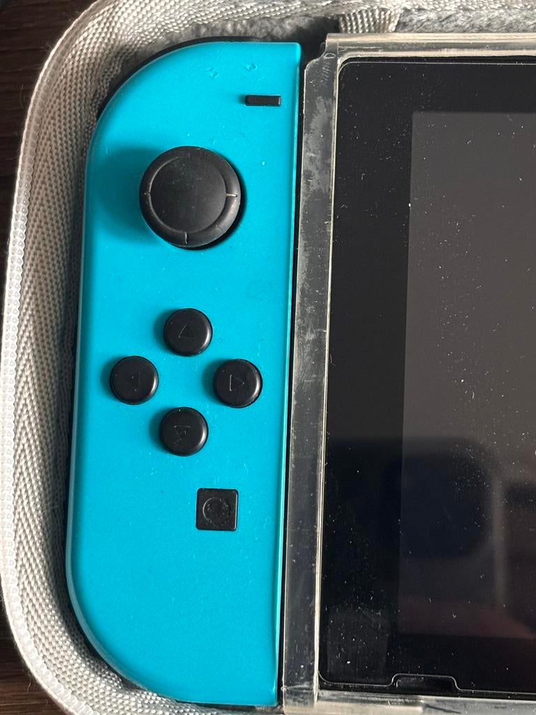 Nintendo Switch V2 (2021) met games en accessoires, Spelcomputers en Games, Games | Nintendo Switch, Overige genres, Eén computer