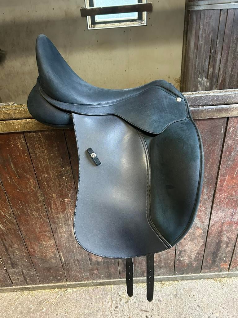 Wintec pro 17,5 inch dressuurzadel, Ophalen of Verzenden, Zo goed als nieuw, Dressuur