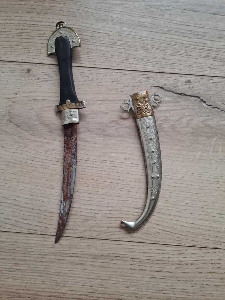 Dolk gemaakt van hout en koper, Ophalen of Verzenden
